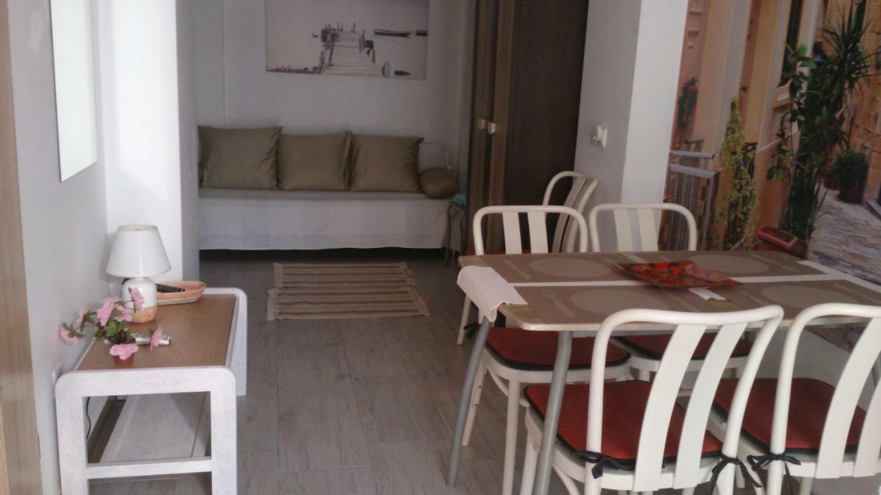 Madamme Curie Apartment Torrevieja Ngoại thất bức ảnh